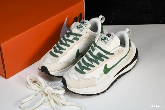 sacai White Vaporwaffle DD1875-102 Nike Green 0708